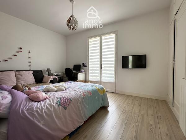 Maison
                                                                                                                                                                                                                                                                                                                        6 pièce(s)                                                                                                                                                                                                          4 chambre(s)                                                                                                                                                                                                          151  m²