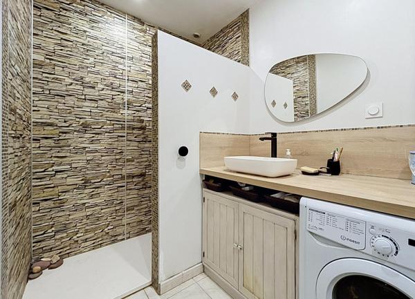 Equeurdreville - Appartement de 109 m² avec cour privative et stationnement