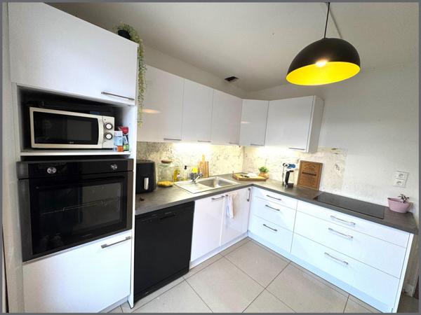 Maison Mitoyenne avec Un Extérieure