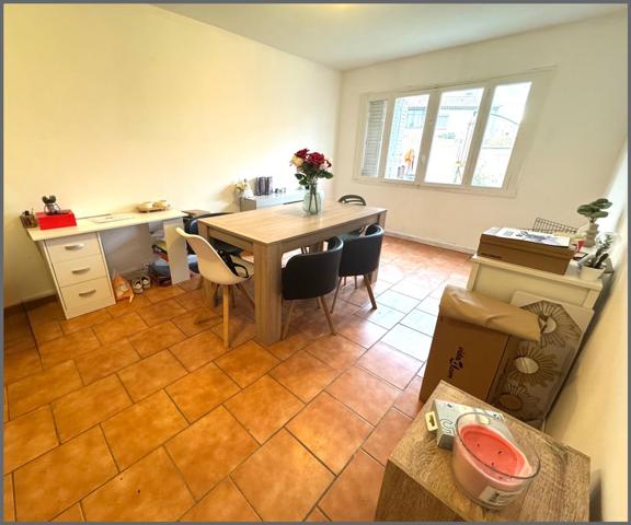 Maison Mitoyenne avec Un Extérieure