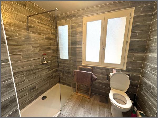 Maison Mitoyenne avec Un Extérieure