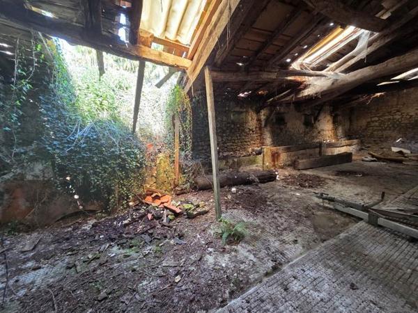 Grange à vendre |                                       Saintes |                                        1 pièce  |  224 m²