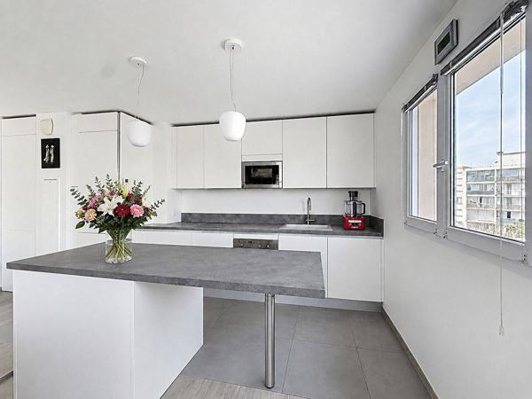 Appartement à vendre - Suresnes 4 pièces de 98.88 m²