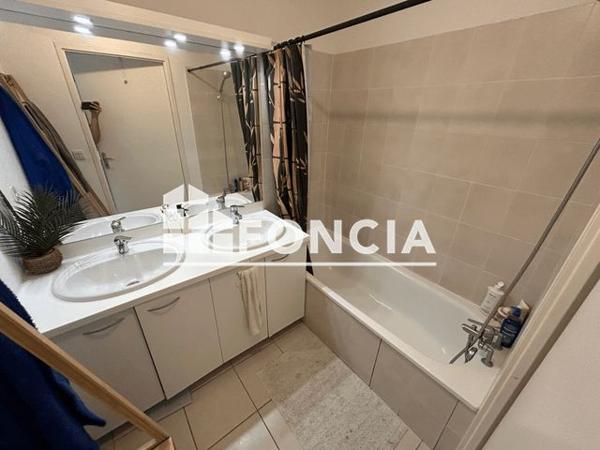 Location Appartement 4 pièces 84.3 m² - 377 AVENUE VICTOR HUGO Valence 26000