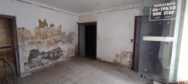 Local Commercial à MILHAUD, 30540 - 4 pièces 77m²