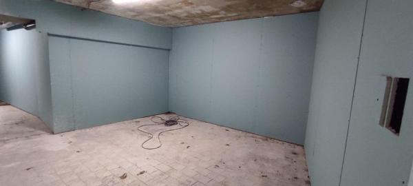 Local Commercial à MILHAUD, 30540 - 4 pièces 77m²