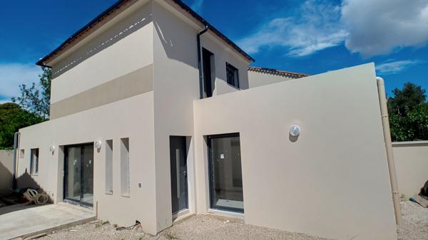 Maison neuve de 98 m² à vendre à Carpentras.