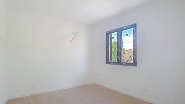 Maison neuve de 98 m² à vendre à Carpentras.