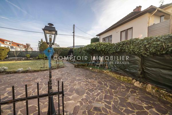 Maison
                                                                                                                                                                                                                                                                                                                        5 pièce(s)                                                                                                                                                                                                          3 chambre(s)                                                                                                                                                                                                          161  m²