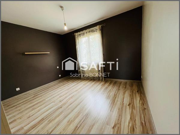 Gare, écoles, commerces.