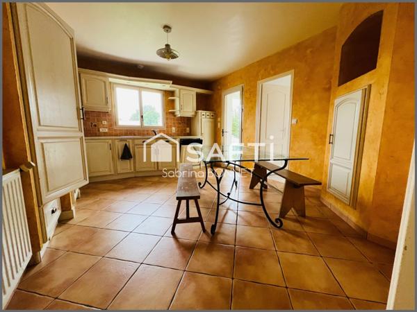 Gare, écoles, commerces.