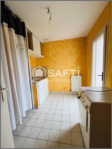 Gare, écoles, commerces.