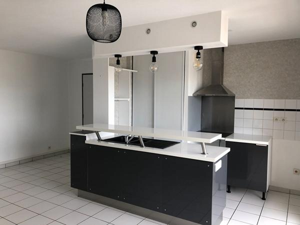 A louer Appartement T2 bis Proche toutes commodités situé à ALLONNES