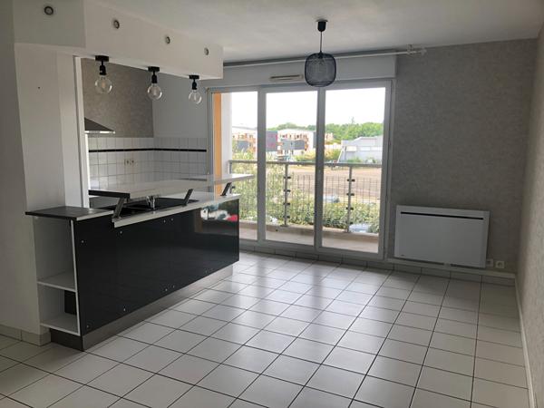 A louer Appartement T2 bis Proche toutes commodités situé à ALLONNES