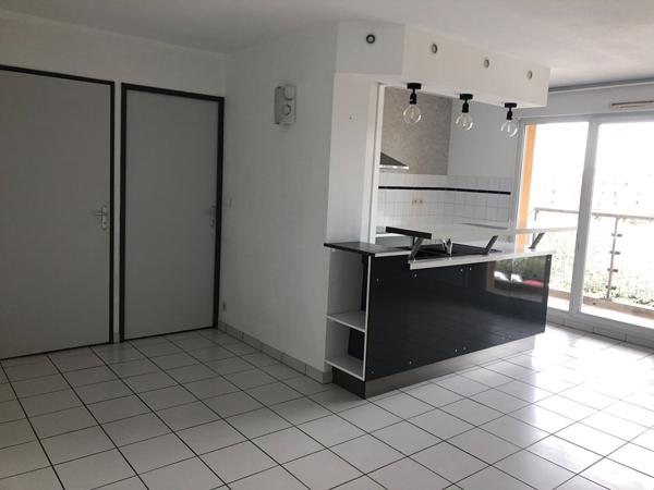 A louer Appartement T2 bis Proche toutes commodités situé à ALLONNES