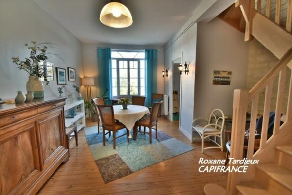 Maison de ville à vendre 6 pièces (167 m2) 4 chambres, 2 s d'eau, 2 WC. 1 Garage et un jardin