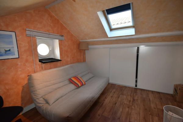 Maison de ville à vendre 6 pièces (167 m2) 4 chambres, 2 s d'eau, 2 WC. 1 Garage et un jardin