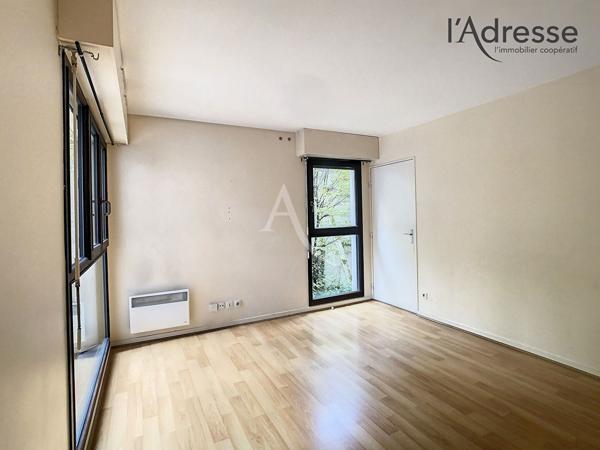 Suresnes (Parc du Château) - Studio meublé de 27m² avec cave