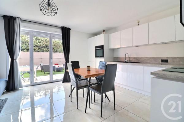 Appartement à vendre  3 pièces - 61,89 m2 FREJUS - 83