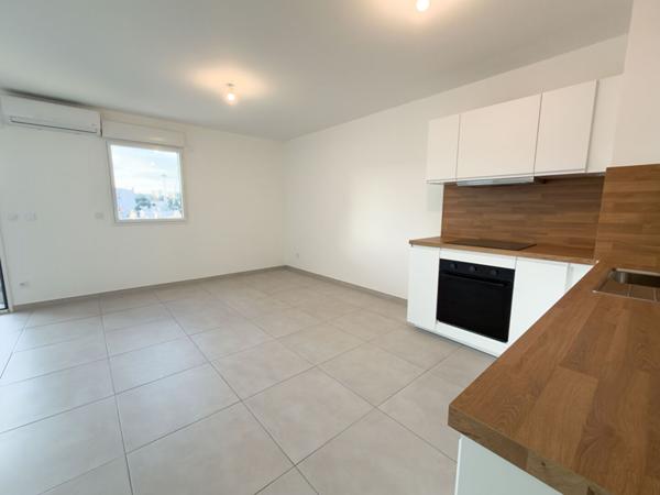 location vide 3p 67.70m² + terrasse + stationnement