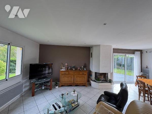 Axe EU/DIEPPE, dans un quartier calme, joli pavillon individuel comprenant de plain pied: une e...