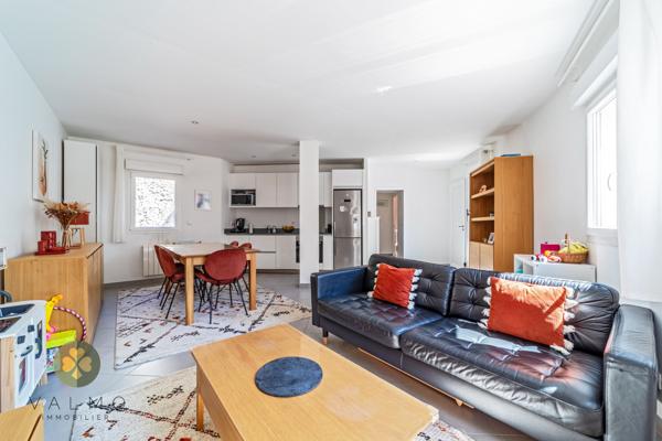 Appartement
                                                                                                                                                                                                                                                                                                                        3 pièce(s)                                                                                                                                                                                                          2 chambre(s)                                                                                                                                                                                                          62  m²