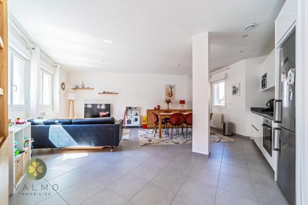 Appartement
                                                                                                                                                                                                                                                                                                                        3 pièce(s)                                                                                                                                                                                                          2 chambre(s)                                                                                                                                                                                                          62  m²