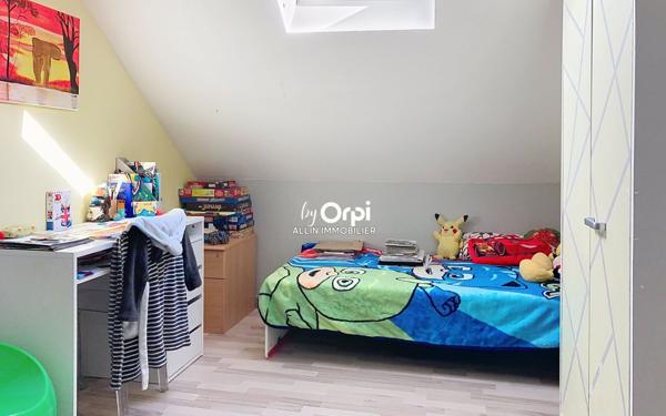 Maison à vendre    5 pièces • 120 m2 Néris-les-Bains