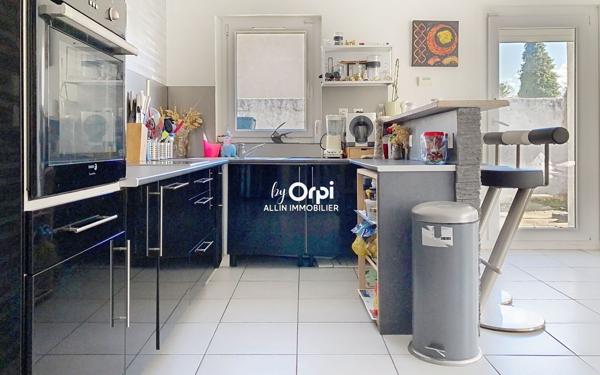 Maison à vendre    5 pièces • 120 m2 Néris-les-Bains