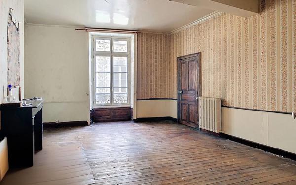 Maison à vendre    6 pièces •  Aurillac