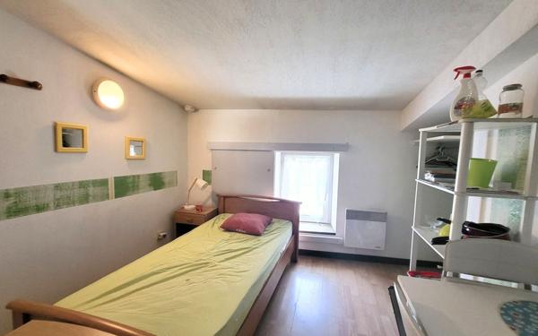 Immeuble à vendre    12 pièces •  Aubenas