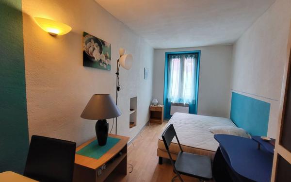 Immeuble à vendre    12 pièces •  Aubenas