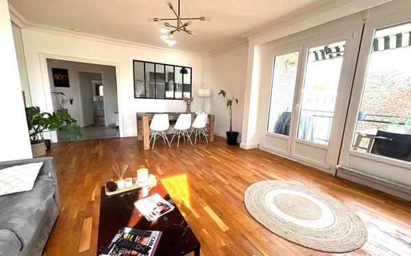 Appartement à vendre    5 pièces • 110,37 m2 Charbonnières-les-Bains