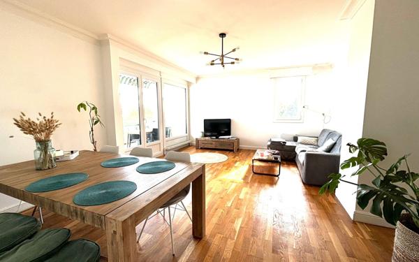 Appartement à vendre    5 pièces • 110,37 m2 Charbonnières-les-Bains