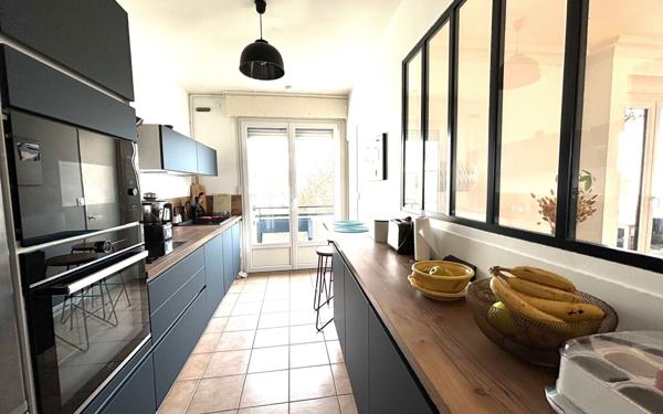 Appartement à vendre    5 pièces • 110,37 m2 Charbonnières-les-Bains