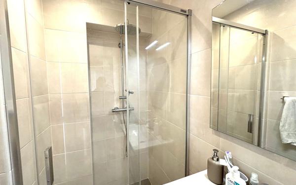 Appartement à vendre    5 pièces • 110,37 m2 Charbonnières-les-Bains