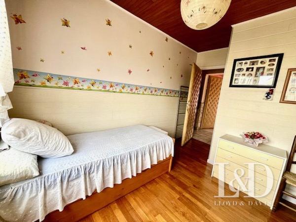 Immeuble composé de 5 appartements