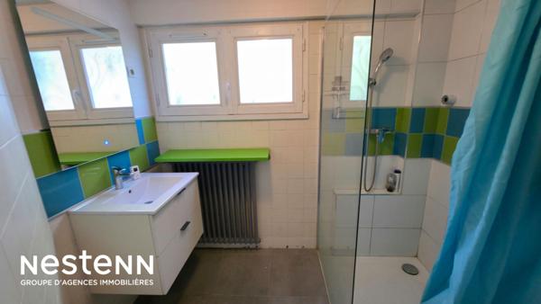 Belle maison Nantaise d'environ 140m² avec 4 chambres, magnifique jardin d'environ 2500m² avec dépendance et accès à la levée.