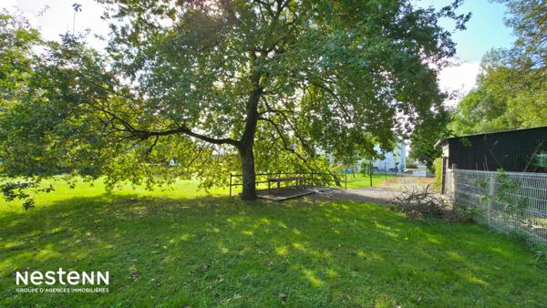 Belle maison Nantaise d'environ 140m² avec 4 chambres, magnifique jardin d'environ 2500m² avec dépendance et accès à la levée.