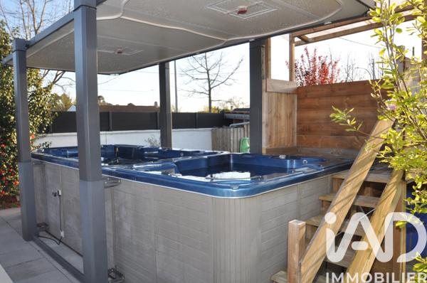 Maison à vendre 5 pièces 121 m² Mérignac