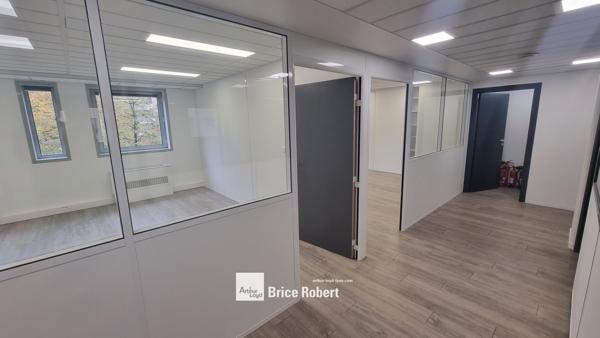 Bureaux à louer à Lyon dans immeuble rénové proche gare Part Dieu