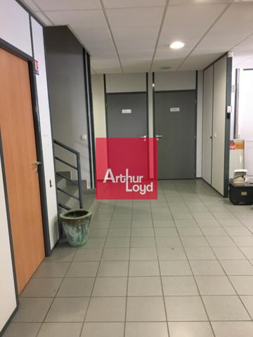 Bureaux à louer rénovés lumineux à Fontaine proche Grenoble avec parkings