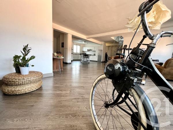 Appartement F5 à vendre  5 pièces - 195 m2 VILLEFRANCHE SUR SAONE - 69