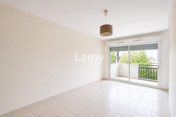 Studio avec balcon, parking et piscine