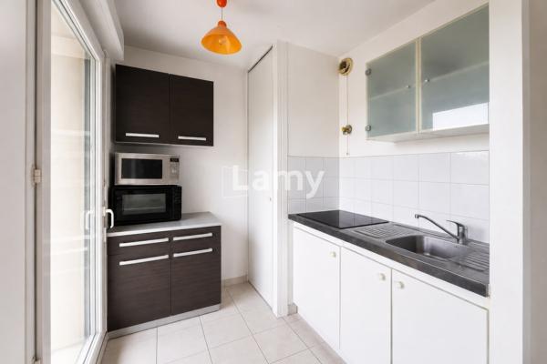 Studio avec balcon, parking et piscine