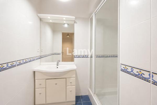 Studio avec balcon, parking et piscine