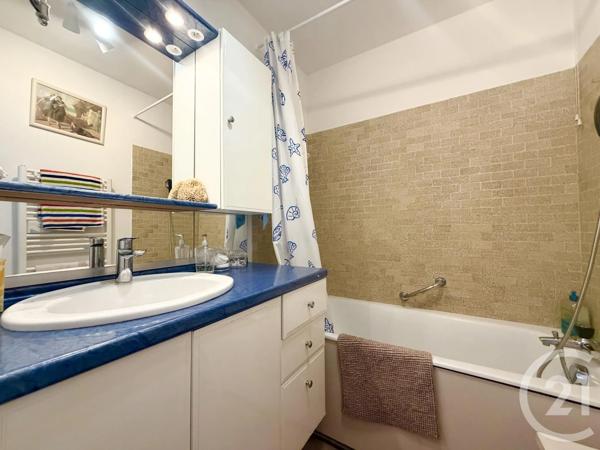Appartement F3 à vendre  3 pièces - 53,24 m 2   DEAUVILLE  - 14