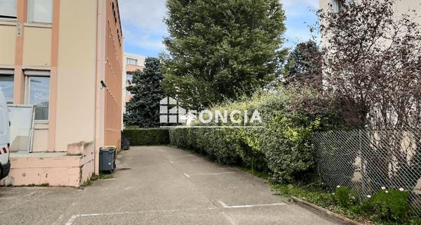 À vendre Local commercial 118 m² - Vienne 38200