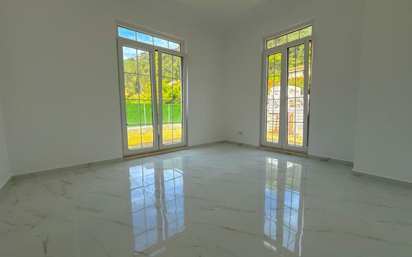 Maison à vendre    6 pièces • 176 m2 La Trinité