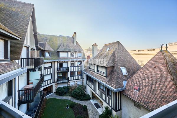 DEAUVILLE - APPARTEMENT 3 PIECES - EMPLACEMENT D'EXCEPTION